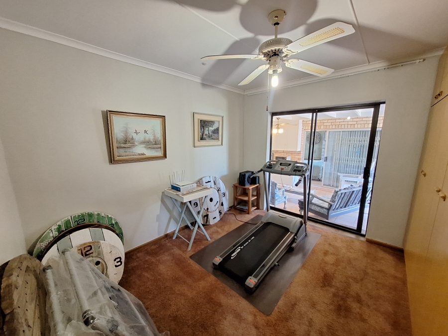 4 Bedroom Property for Sale in Wavecrest Eastern Cape